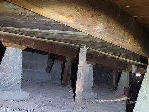 Improperly supported copper supply lines Tucson Home Inspector