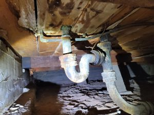 Leaking bathtub onto Structural floor supports Tucson Home Inspector